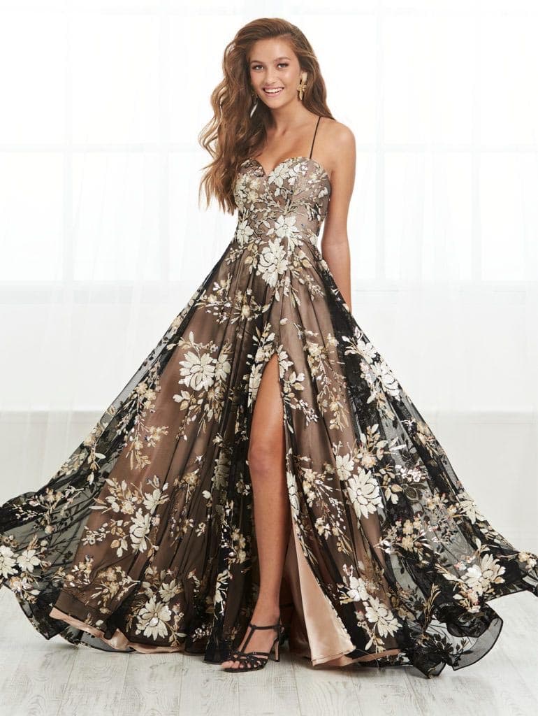 Quinceaneras and Sweet 16 Dresses in Huntington Park