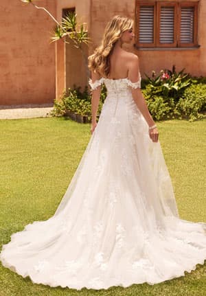 An Ethereal and Exquisite Bridal Collection in Huntington Park